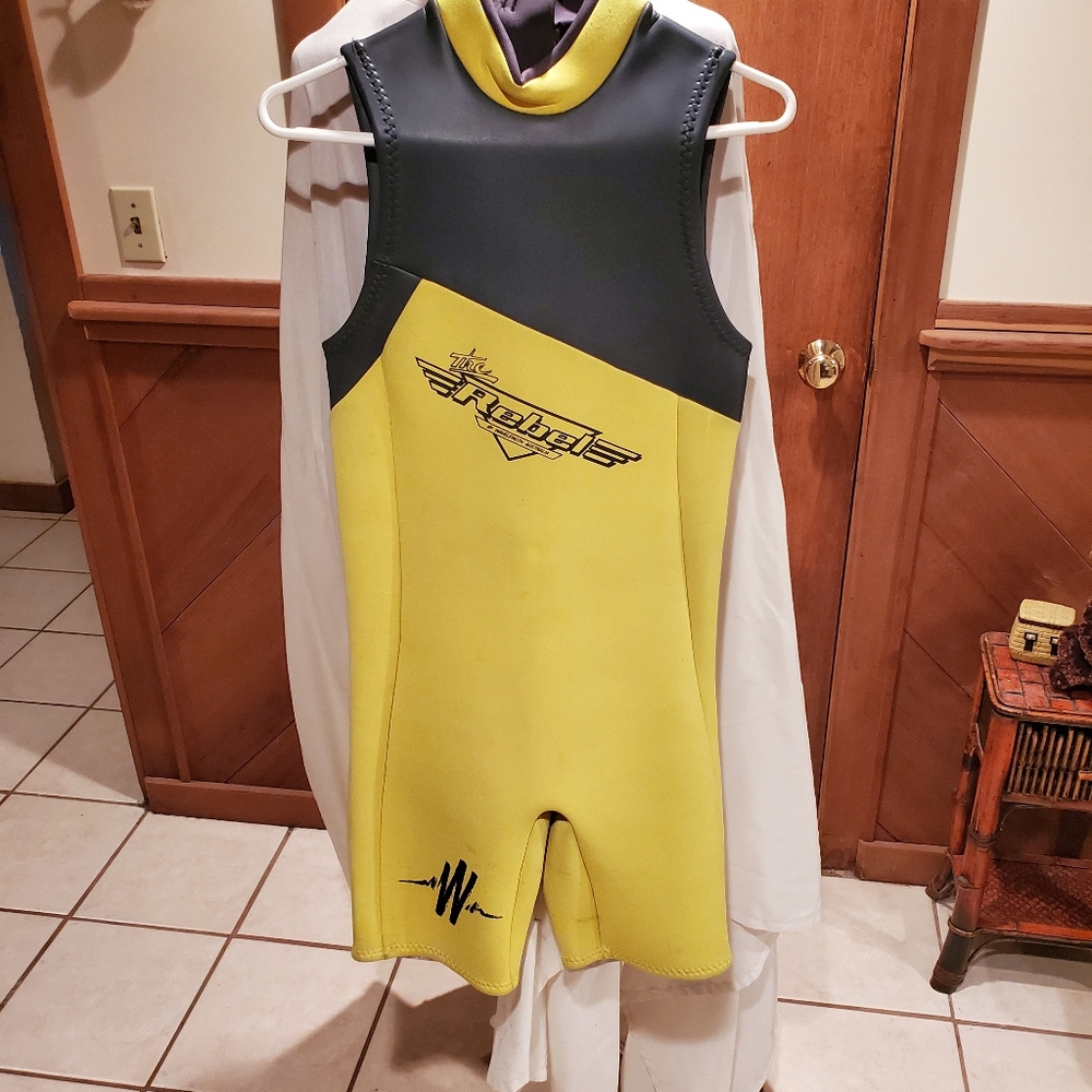 Wavelength Australia wetsuit/swimskin